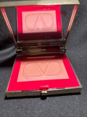 Valentino Eye2Cheek Dual-Use Blush & Eyeshadow — Gold Finish